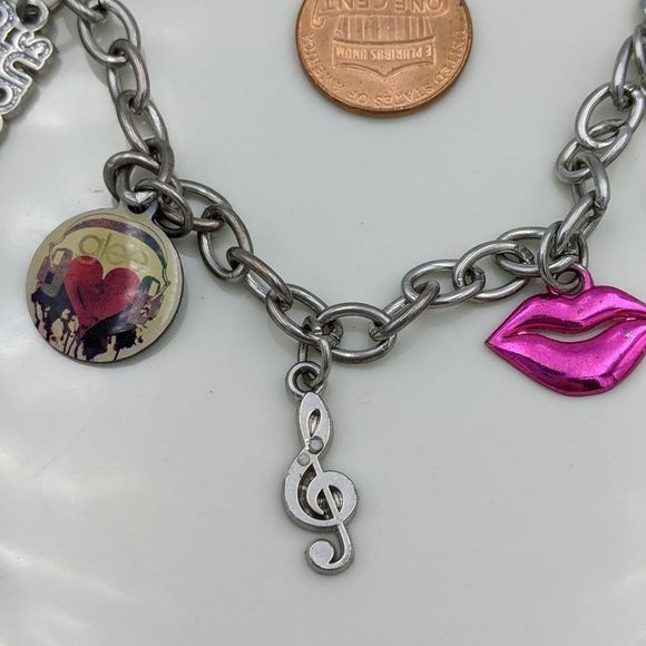 Glee Silver Tone Charm Bracelet Super Gleek - Picture 6 of 9